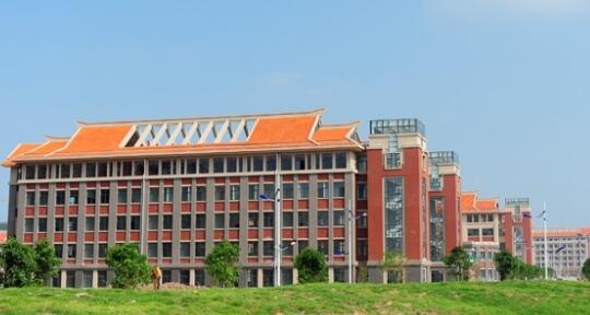 北部灣大學(xué)在哪里？北部灣大學(xué)濱海校區(qū)地址是多少？郵編是多少？